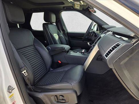 Certified 2025 Land Rover Discovery S AWD/4WD image 20