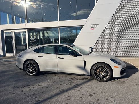 Used 2023 Porsche Panamera 4 Platinum Edition image 14