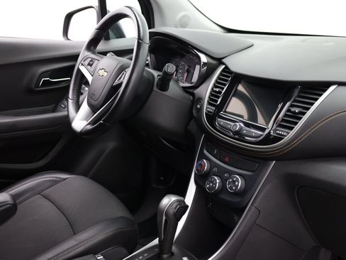 Used 2018 Chevrolet Trax LT w/ LT Convenience Package FWD image 34