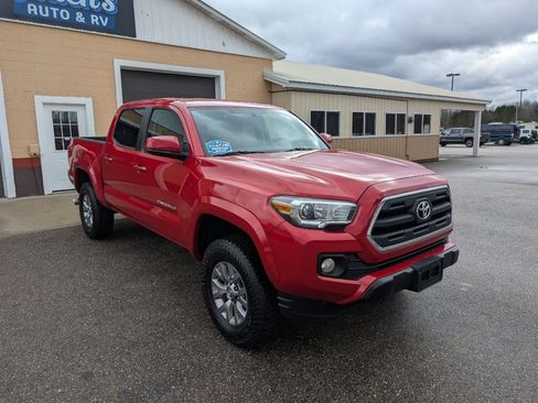 Used 2016 Toyota Tacoma SR5 image 3