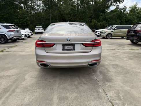 Used 2018 BMW 740i RWD image 21