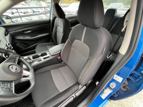 Used 2025 Nissan Sentra SV FWD image 31