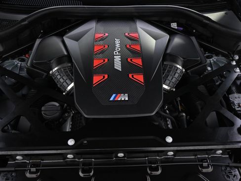 Used 2025 BMW X5 M Competition w/ Executive Package image 24