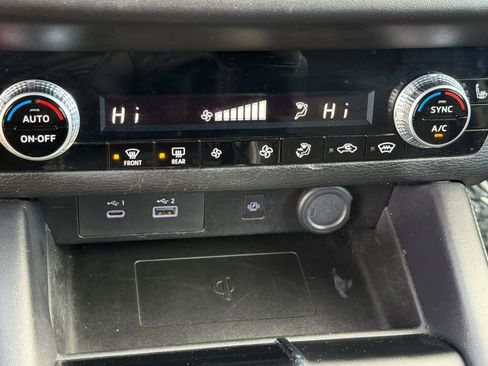 Used 2024 Mitsubishi Outlander SE image 24