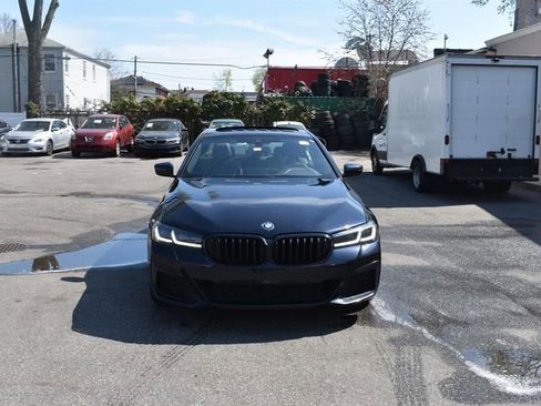 Used 2023 BMW 530e w/ M Sport Package RWD image 3