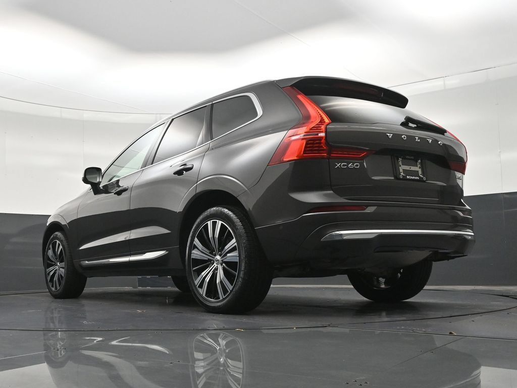 Certified 2023 Volvo XC60 B5 Plus AWD/4WD image 26