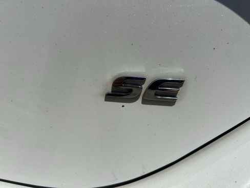 Used 2017 Toyota Corolla SE FWD image 9