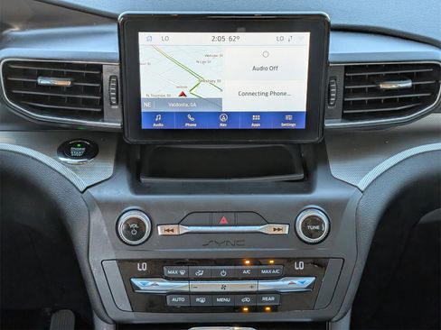 Used 2020 Ford Explorer XLT w/ Equipment Group 202A image 17