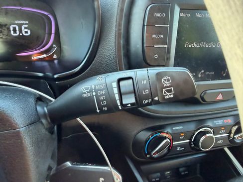 Used 2024 Kia Soul LX w/ Option Group 015 FWD image 15
