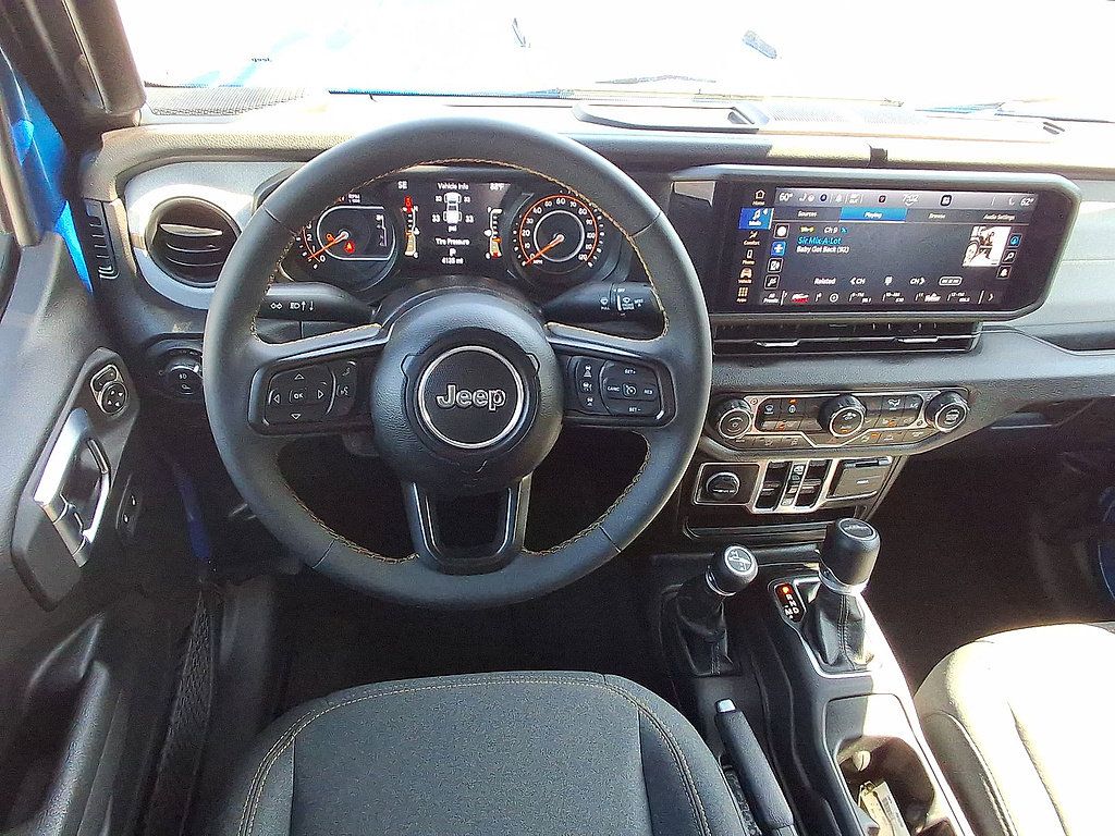 Used 2024 Jeep Gladiator Sport AWD/4WD image 21