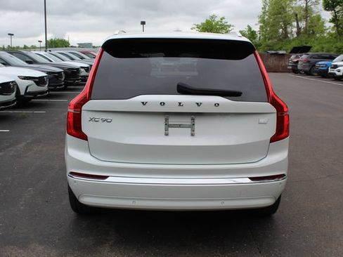 Certified 2023 Volvo XC90 T8 Ultimate AWD/4WD image 4