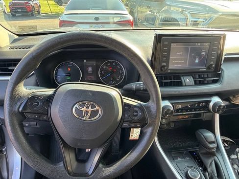 Used 2022 Toyota RAV4 LE AWD/4WD image 7