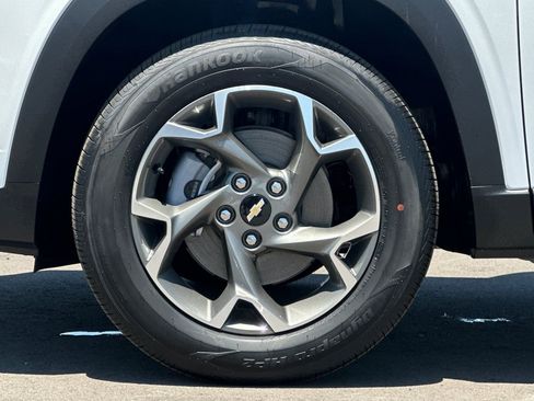New 2026 Chevrolet Trax LT FWD image 25