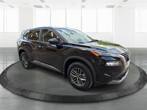Used 2023 Nissan Rogue S AWD/4WD image 2