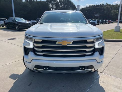 Used 2025 Chevrolet Silverado 1500 High Country w/ Technology Package image 16