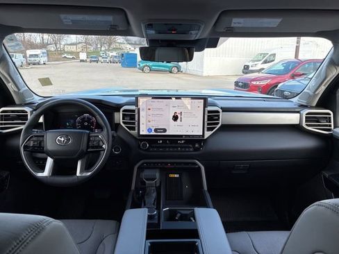 Used 2024 Toyota Tundra Limited image 24