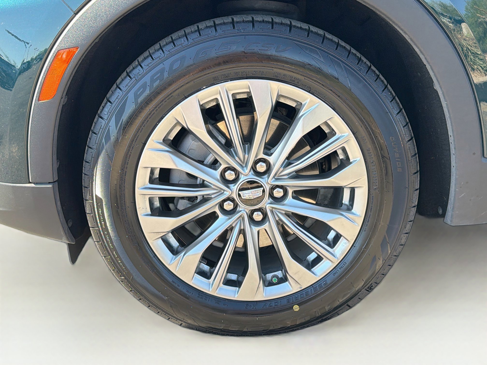 Certified 2024 Cadillac XT4 Premium Luxury FWD image 31