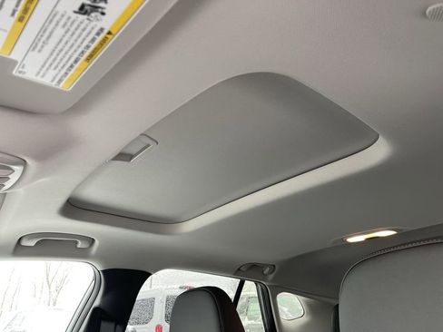 New 2026 Chevrolet Trax LT w/ Sunroof Package image 21