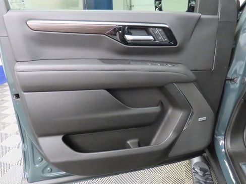 Used 2026 Chevrolet Tahoe Z71 w/ Comfort Package AWD/4WD image 75
