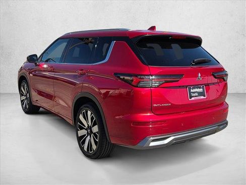 Used 2025 Mitsubishi Outlander SEL image 8