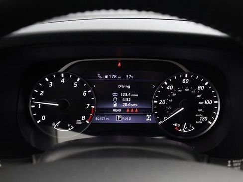 Used 2024 Nissan Frontier SV w/ SV Convenience Package image 16