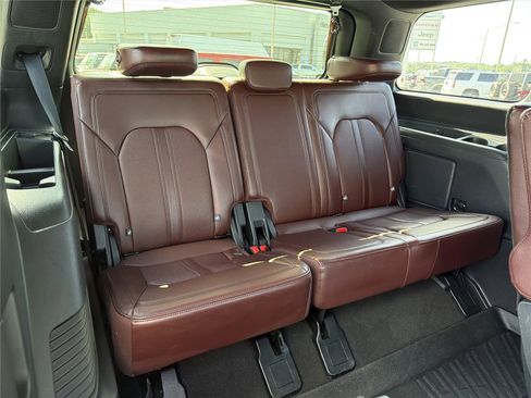 Used 2023 Ford Expedition Limited RWD image 14
