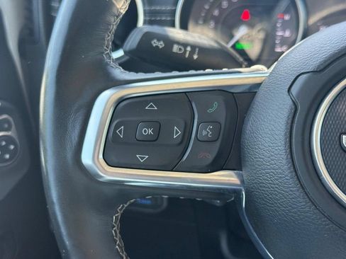 Used 2023 Jeep Wrangler Unlimited Sahara w/ Cold Weather Group AWD/4WD image 18