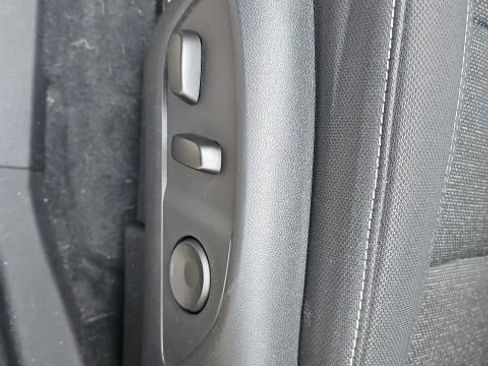 Used 2024 Chevrolet Traverse LT image 39