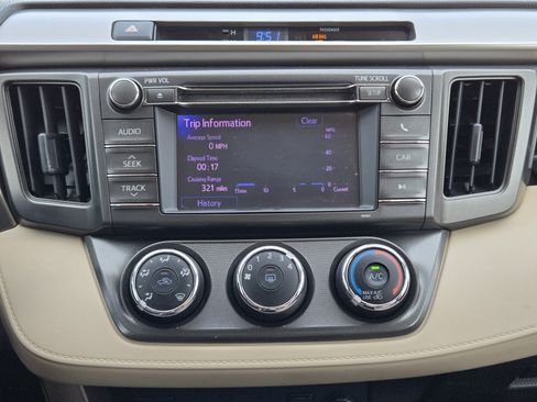 Used 2013 Toyota RAV4 LE FWD image 15