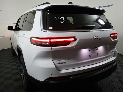 New 2026 Jeep Grand Cherokee L Limited AWD/4WD image 9