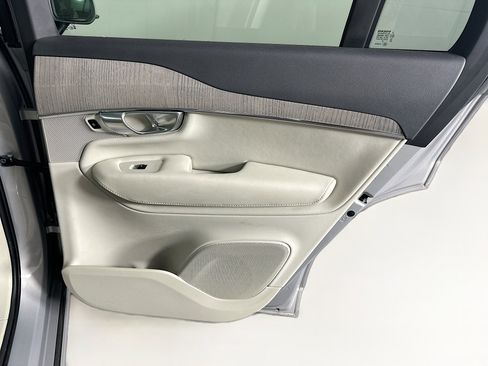 Used 2023 Volvo XC90 B6 Plus image 33