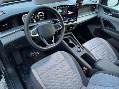 New 2026 Volkswagen Tiguan S image 10