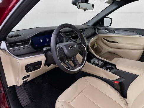 New 2025 Jeep Grand Cherokee L Limited image 14