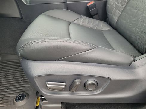 New 2025 Toyota Tacoma TRD Off-Road image 12