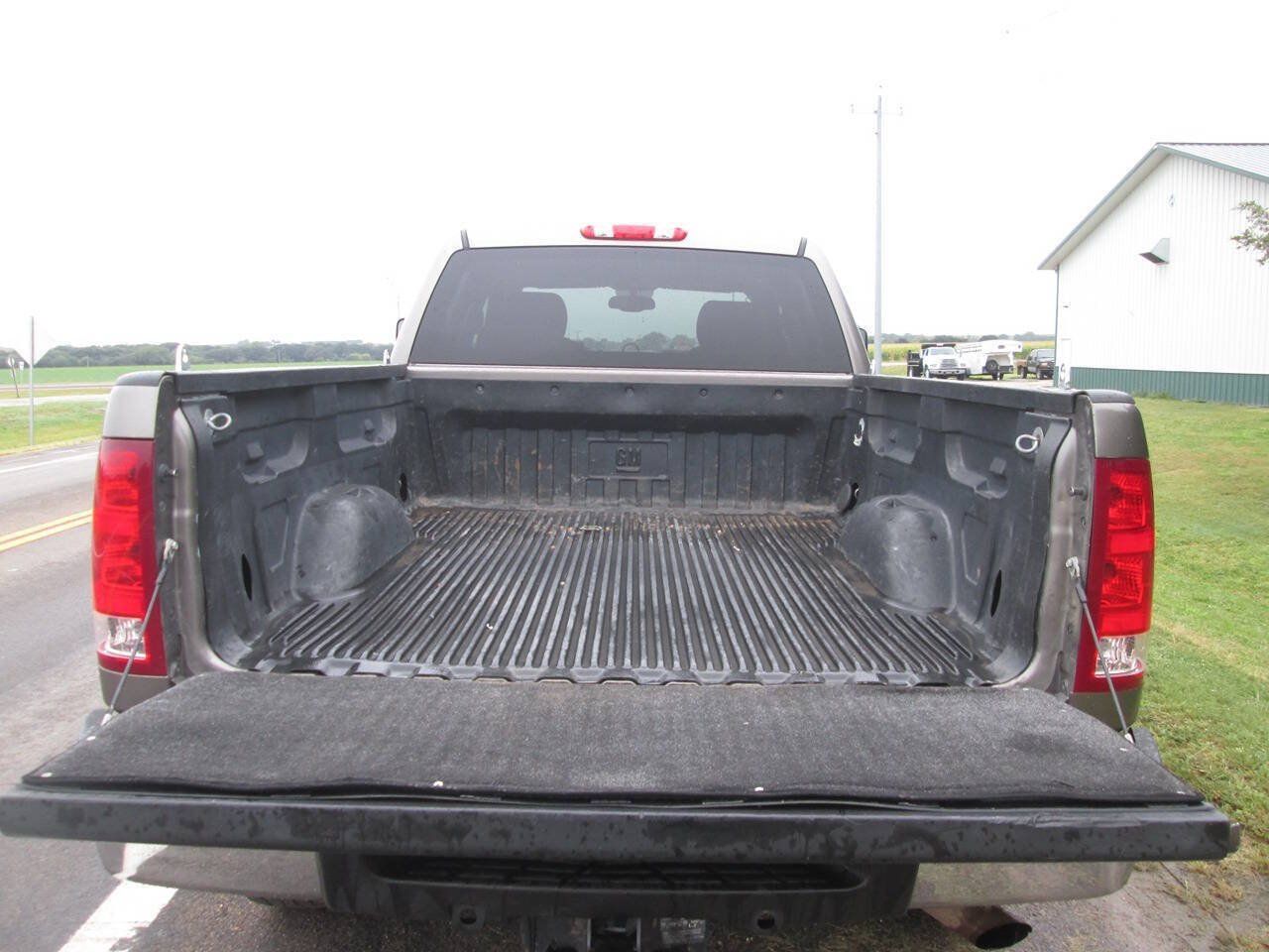 Used 2012 GMC Sierra 2500 SLE w/ SLE Preferred Package AWD/4WD image 5