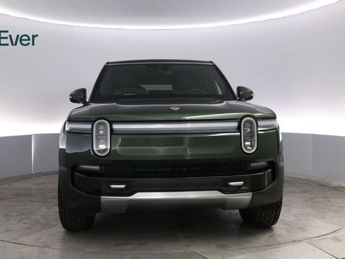 Used 2025 Rivian R1S Adventure image 12