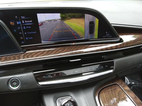 Used 2023 Cadillac Escalade Sport Platinum AWD/4WD image 17