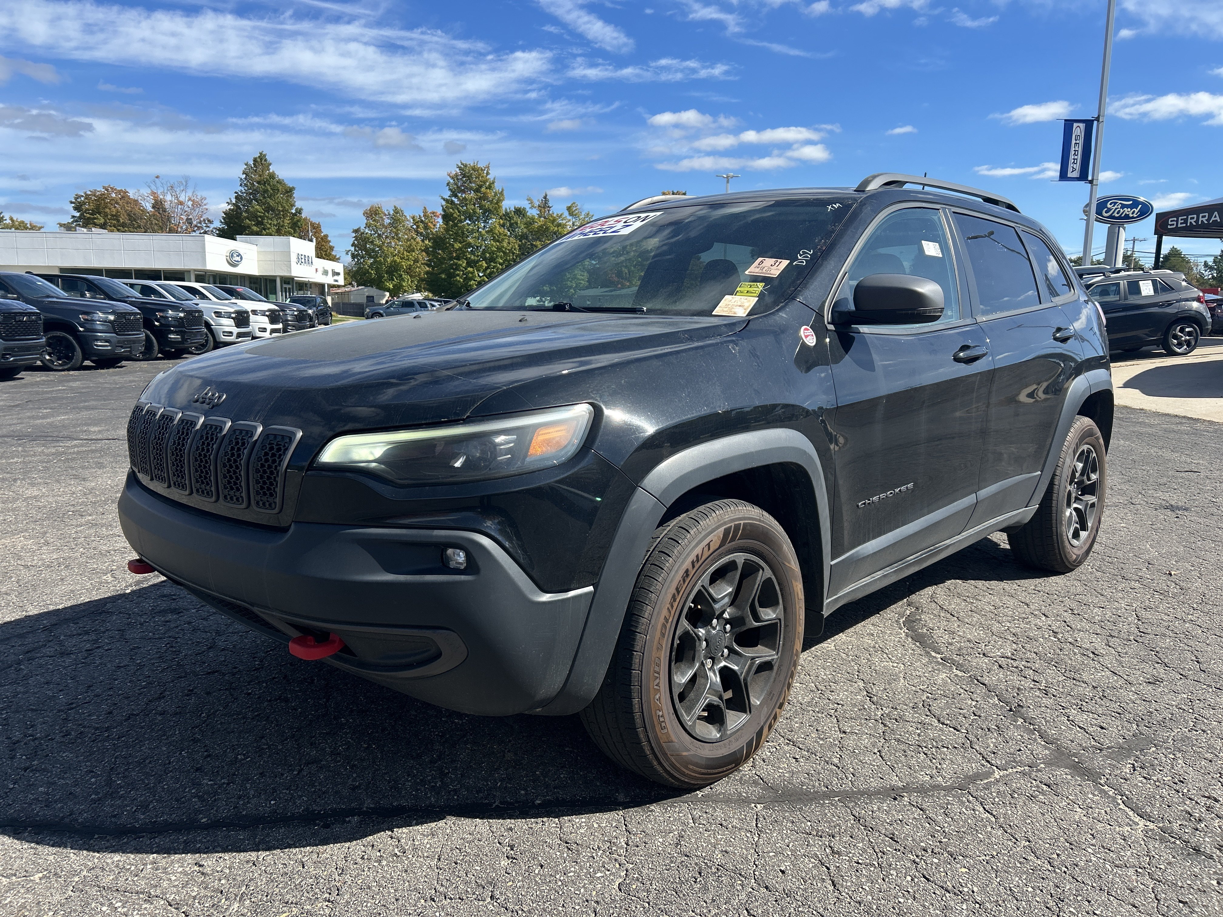Used 2019 Jeep Cherokee Trailhawk AWD/4WD image 8