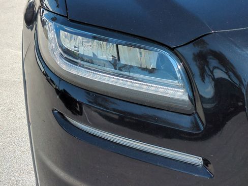 Certified 2023 Lincoln Nautilus Reserve w/ Monochromatic Package image 10