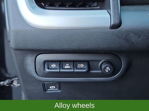 Used 2023 GMC Terrain SLT w/ Infotainment Package II image 15