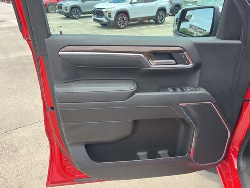 Used 2022 Chevrolet Silverado 1500 LT image 12