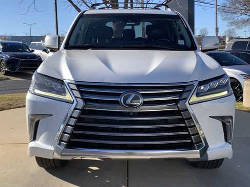 Used 2017 Lexus LX 570 4WD image 3