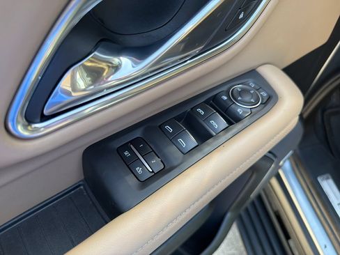 Used 2024 Chevrolet Suburban Premier w/ Advanced Technology Package AWD/4WD image 21