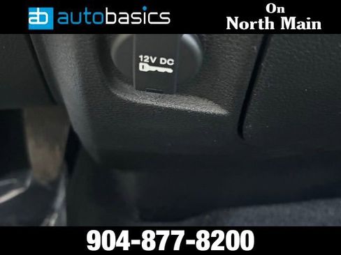 Used 2020 RAM 1500 Classic SLT AWD/4WD image 34