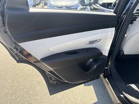 Certified 2025 Hyundai Tucson SEL AWD/4WD image 17