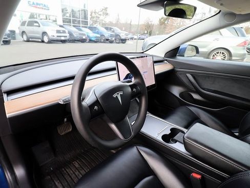 Used 2021 Tesla Model 3 Standard Range Plus image 43