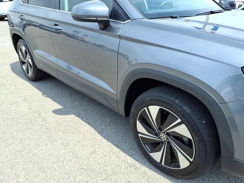 Used 2025 Volkswagen Taos SE AWD/4WD image 21