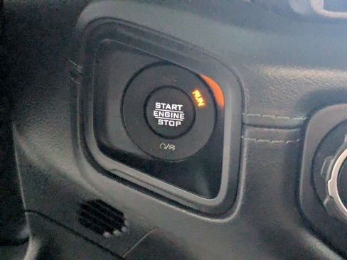 Used 2024 Jeep Wrangler High Altitude AWD/4WD image 17