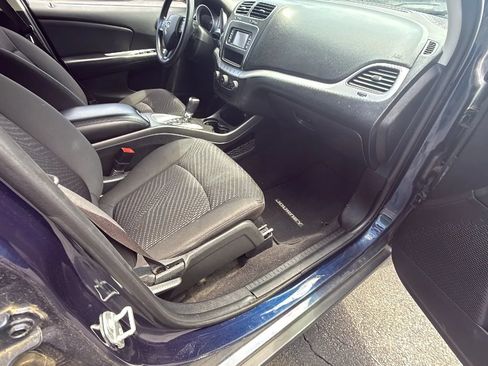 Used 2017 Dodge Journey SE FWD image 16