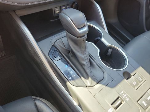Used 2022 Toyota Highlander XLE image 36